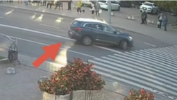 На 180°: у центрі Луцька водій розвернув авто перед пішохідним переходом (відео)