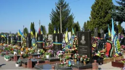 Під Луцьком триває розширення Алеї почесних поховань