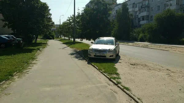 Луцькі муніципали «полювали» на автохамів (фото)