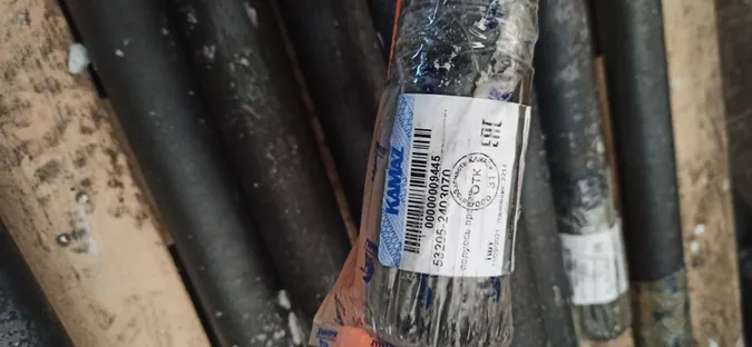Волинські прикордонники не впустили до України заборонені автозапчастини (фото, відео)