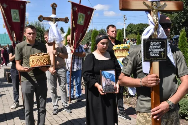 Навіки 26: на Волині попрощалися з Героєм Валентином Богатих (фото)