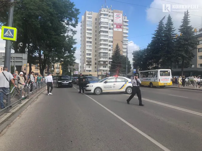 Центр Луцька перекритий і для людей, і для машин (фото)