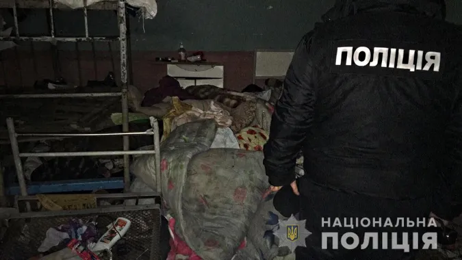 Злочинна банда утримувала в рабстві майже сто людей (фото, відео)