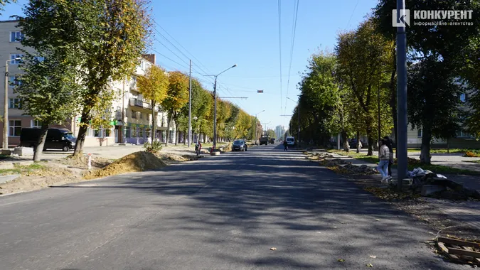 Хаос та вкладання бруківки: що коїться на проспекті Волі у Луцьку (фото)