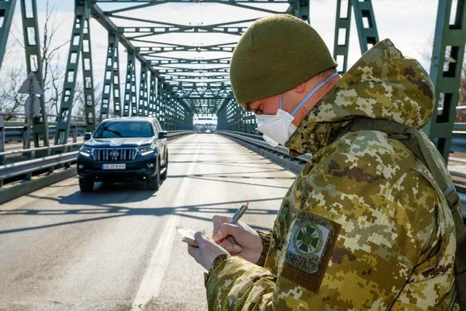 Українці і далі зможуть виїжджати до ЄС за внутрішнім паспортом