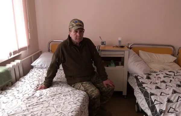 Звільнений з полону волинянин Микола Мельник у госпіталі