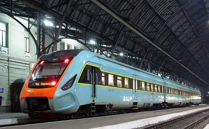 Через обвал мосту Укрзалізниця пустила до Луцька поїзд