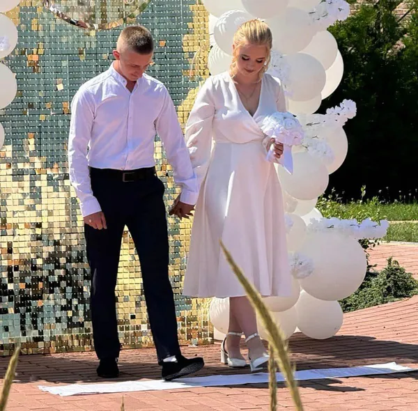 Захисник Зміїного із Рівненщини побрався зі своєю коханою (фото)