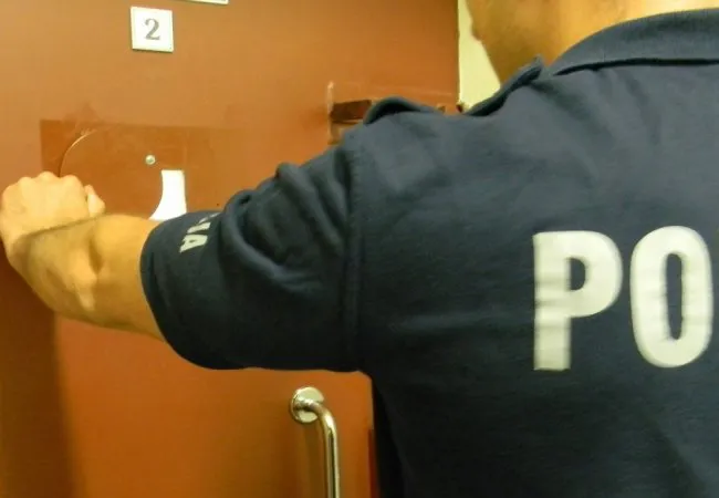 У Польщі шахраї називаються працівниками МЗС і видурюють гроші в іноземців
