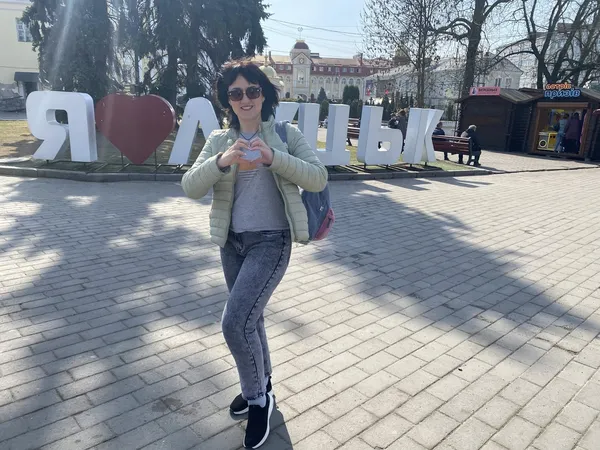 Від замку Любарта до кави з вогнем: що вразило туристку в Луцьку (фото)