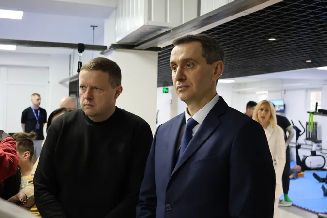 Голова Волинської ОДА Іван Рудницький та міністр охорони здоров'я Віктор Ляшко