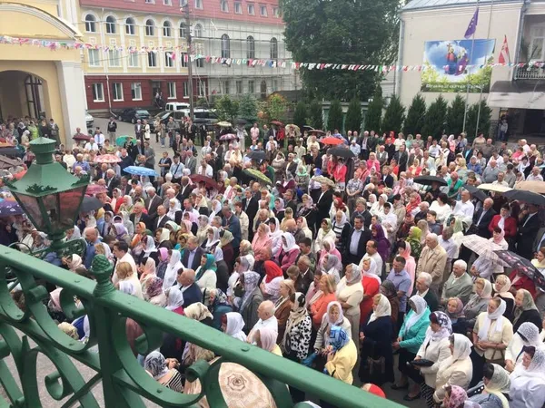 хоча падав він недовго