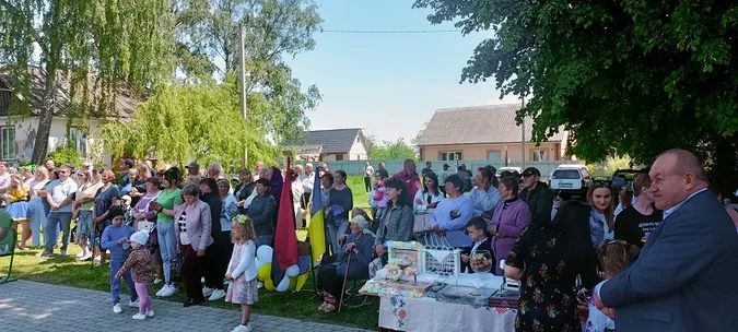 Понад 25 тисяч на авто для військових: як ярмаркували у Крупі (фото)