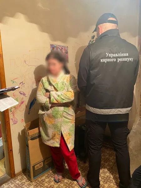 У Маневицькій колонії викрили банду шахраїв (фото, відео)