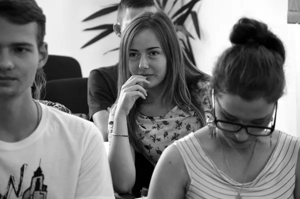 ... діляться «фішками», які можна використовувати під час інтерв'ю.