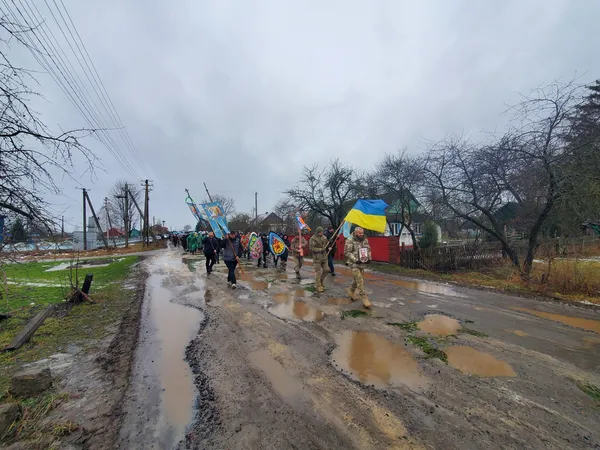 На Волині провели в останню дорогу Михайла Вознюка (фото)