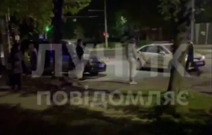 У Луцьку на Соборності – ДТП з постраждалими: на місці працюють медики (відео)