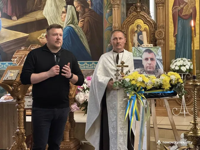 У Нововолинську попрощалися із полеглим Захисником Олександром Бєловим (фото)