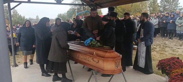 Життя обірвав ворожий дрон: на Волині  попрощалися з воїном Віталієм Левчиком (фото)
