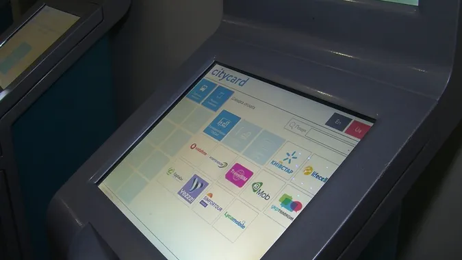 У Луцьку встановили ще один термінал для поповнення е-квитків