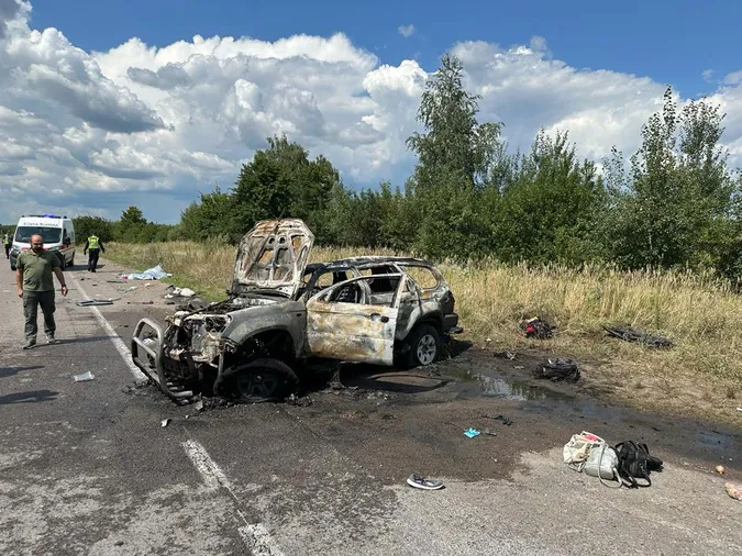 Двоє загиблих: на трасі Київ – Ковель – Ягодин згорів легковик (фото)