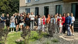Писали листи у майбутнє: у Нововолинську створили капсулу часу (фото)