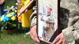 Вважався зниклим понад рік: на Волині попрощалися з воїном Василем Душенком (фото)