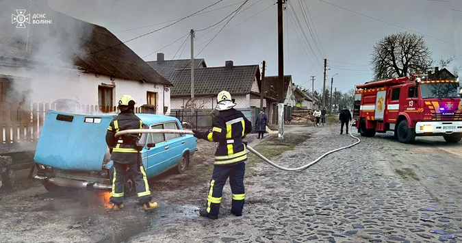У Маневичах спалахнуло авто