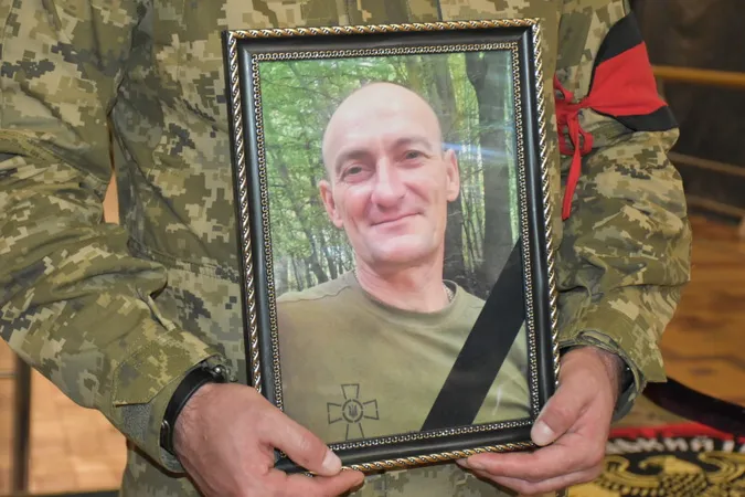 Рідні, друзі та побратими у Луцьку прощались із захисником Миколою Кінахом (фото)