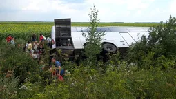 На Волині злетів у кювет автобус із білоруськими туристами (фото)