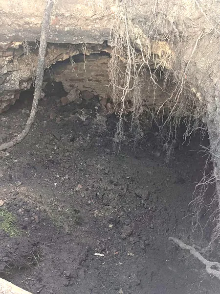 Під міськрадою Володимира-Волинського провалилася земля (фото)