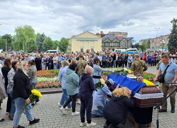 У Ковелі попрощалися з прикордонником Максимом Косюком (фото)