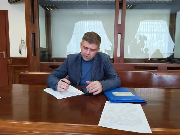 У Луцьку засуджений через бійку військовий намагається повернутися на фронт