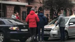 У центрі Луцька – аварія за участю учбового авто (фото)