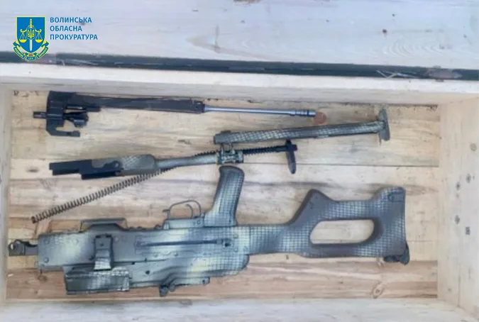 У Луцьку 26-річного чоловіка підозрюють у торгівлі зброєю через військовий аукціон (фото)