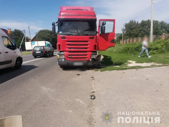 Під Луцьком фура переїхала велосипедиста (фото, відео)