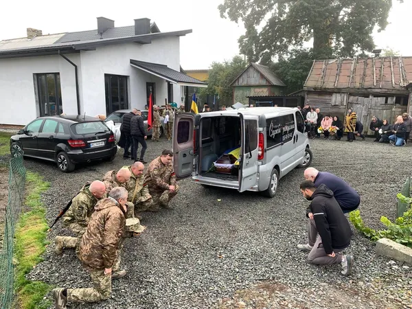 Довго вважався зниклим безвісти: на Волині попрощалися з воїном Віталієм Бречком (фото)