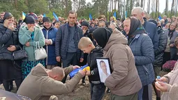 У громаді на Волині попрощалися із бійцем Віктором Карпуком (фото)
