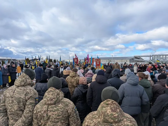 На Волині попрощалися із воїном Сергієм Заболотським, який загинув у страшній аварії (фото)