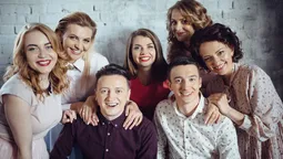 Ведучі телешоу "Ранок Нової Волині" знялися в стилі "Friends" (фото)