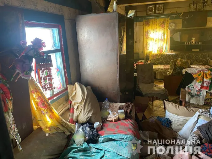 На Волині врятували пенсіонерку, яка жила в холоді і без їжі (фото)