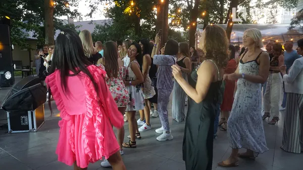 Дискотека, жарти та подарунки: у Луцьку відсвяткували Makis Fest*