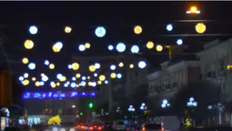 Кулі над проспектом Волі та янголи на Лесі Українки: Луцьк засяяв новорічними вогнями (фото, відео)