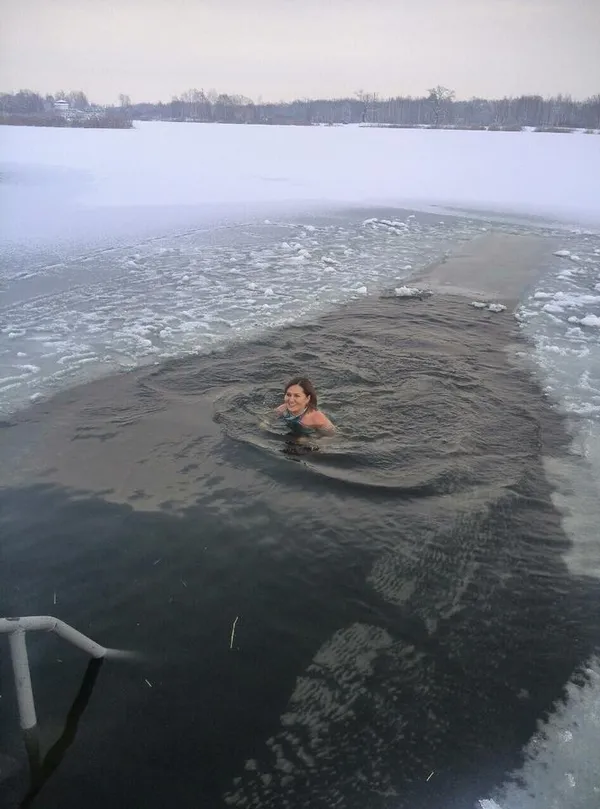 Хто з відомих волинян скупався в ополонці на Водохреще (фото)