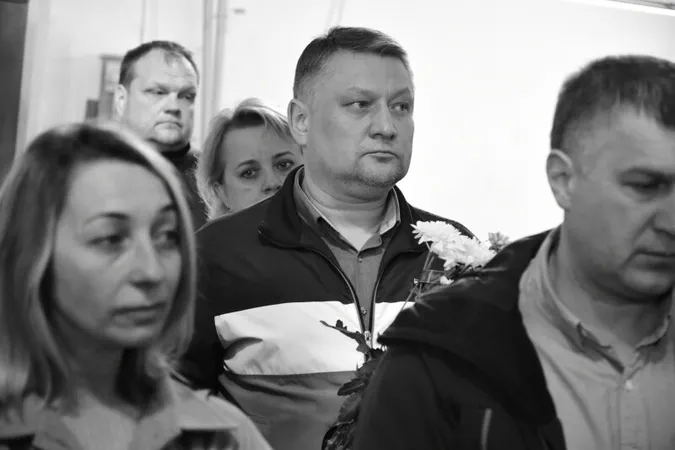 У Луцьку попрощалися із загиблим воїном Русланом Собуцьким (фото, відео)