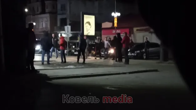 Чоловік стікав кров'ю, бійців розбороняла Нацгвардія: деталі нічних заворушень у Ковелі (відео)