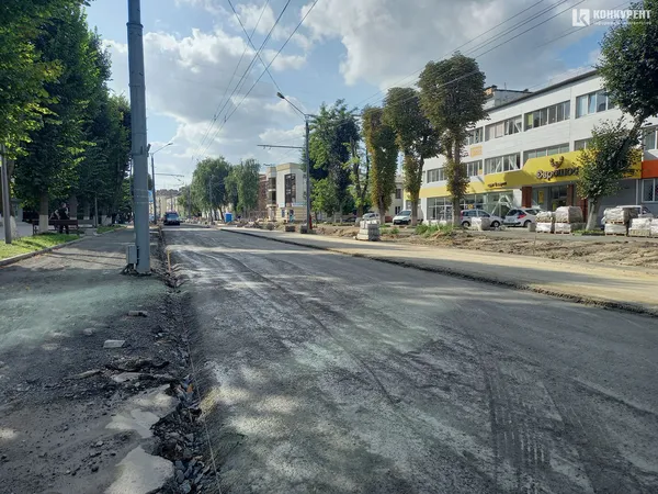 Бетонують, асфальтують: що коїться на проспекті Волі у Луцьку (фото)