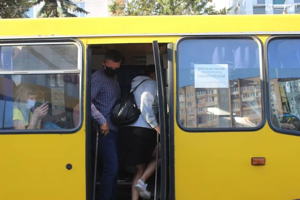 Тотального карантину в Луцьку не видно: транспорт працює, але не весь (ФОТО, ВІДЕО, ОНОВЛЕНО)
