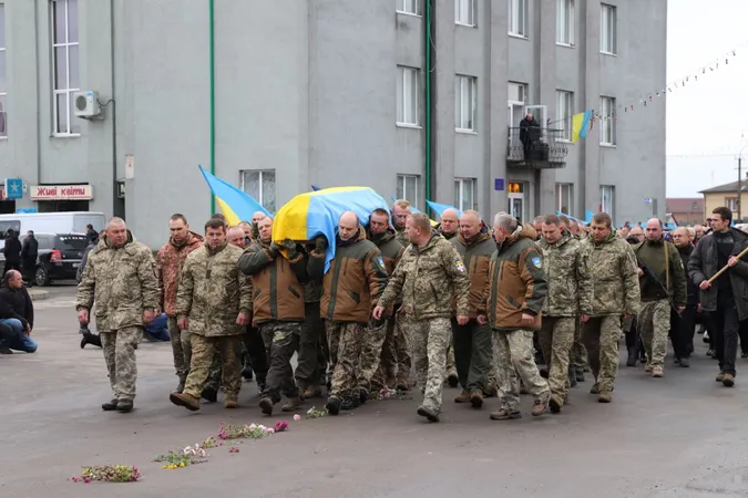 На Волині провели в останню дорогу Героя Сергія Лесика