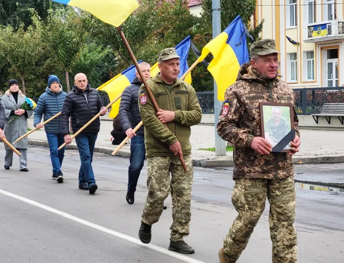 На Ковельщині попрощалися із загиблим воїном Михайлом Гарбузом (фото)